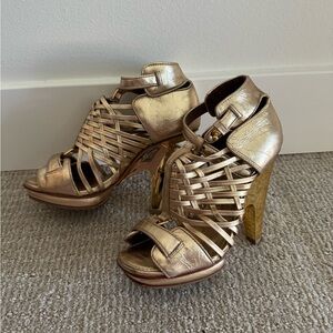 Gold Strappy High Sandals by Topshop Unique* Size 36/37 * London Fashion Wk 2012